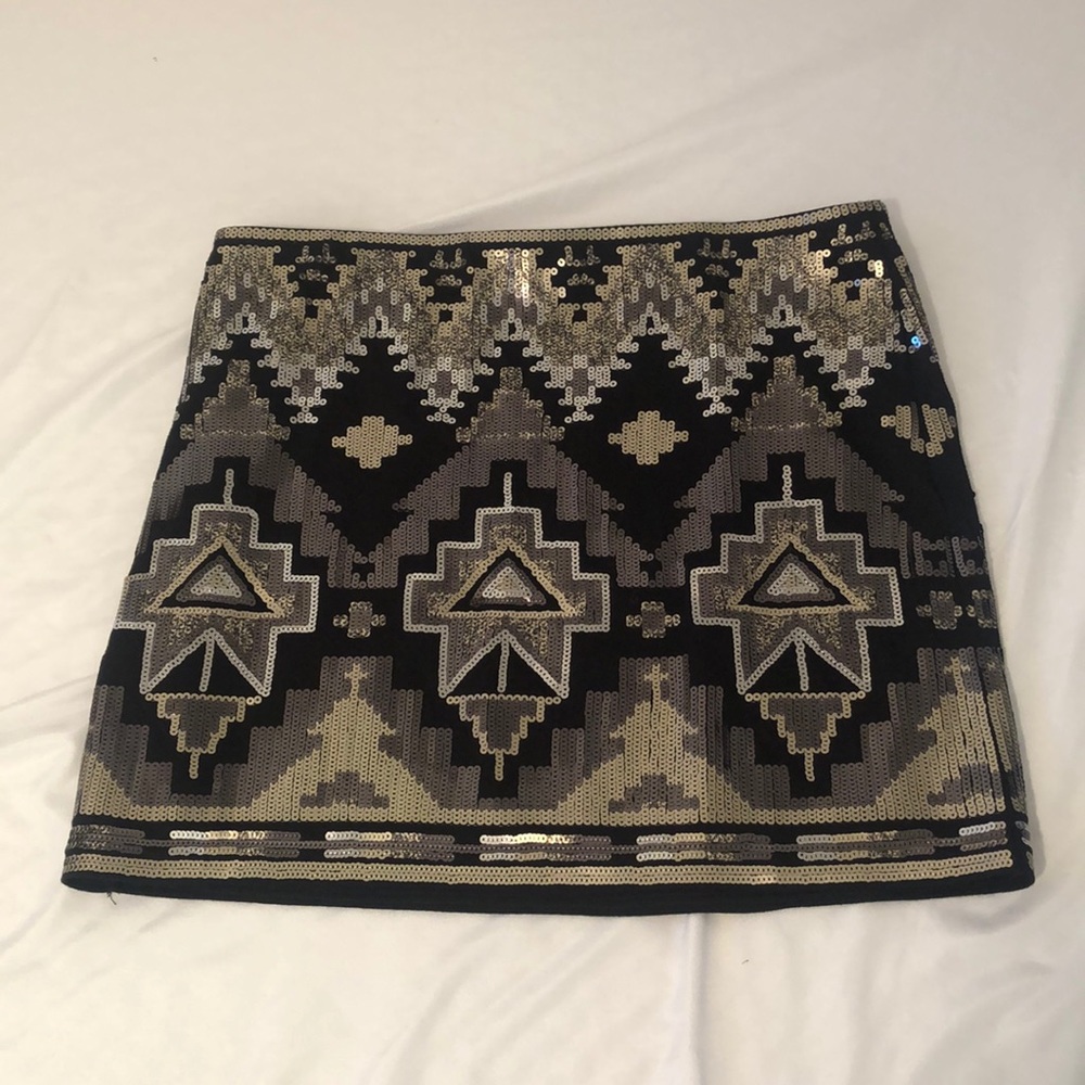 Express sequence mini skirt